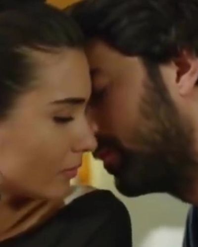 Tuba Büyüküstün seksi ifşa fotoğrafı 96 — Kara Para Aşk (2014)