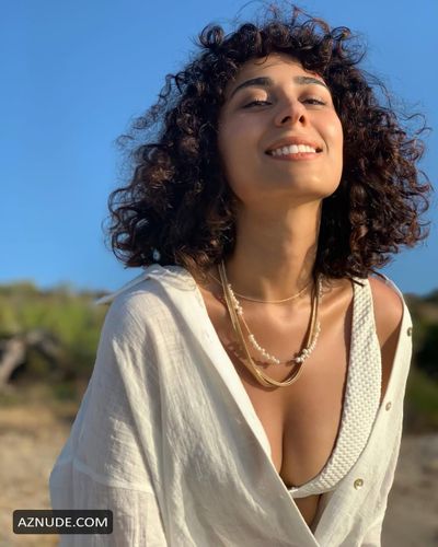 Tuba Yilmaz Hot Instagram Pictures