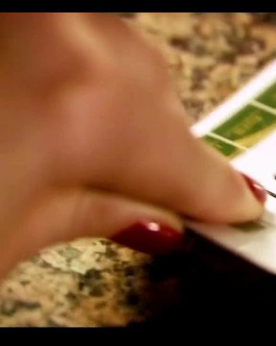 Tuğba Karaca seksi ifşa fotoğrafı 4 — Herkes Mi Aldatır? (2010)