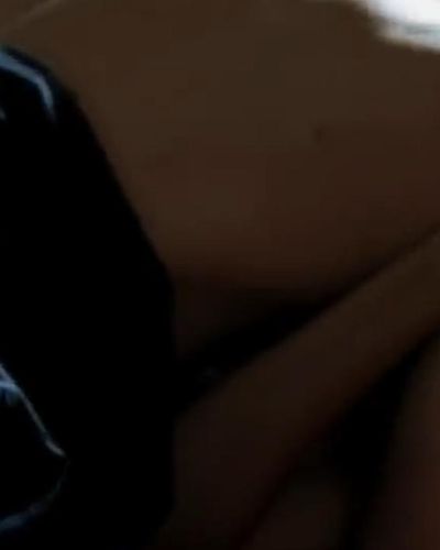 Tugba Melis Turk seksi ifşa fotoğrafı 4 — Cehennem 3d (2010)