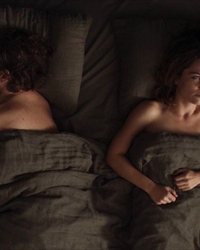 Tülin Özen seksi ifşa fotoğrafı 2 — Bir Başkadır (2020)