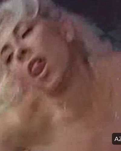 Tülin Tan seksi ifşa fotoğrafı 4 — Solan Yaprak (1979)
