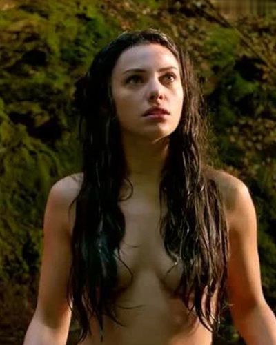 Tuvana Türkay seksi ifşa fotoğrafı 14 — Bizans Oyunları (2015)