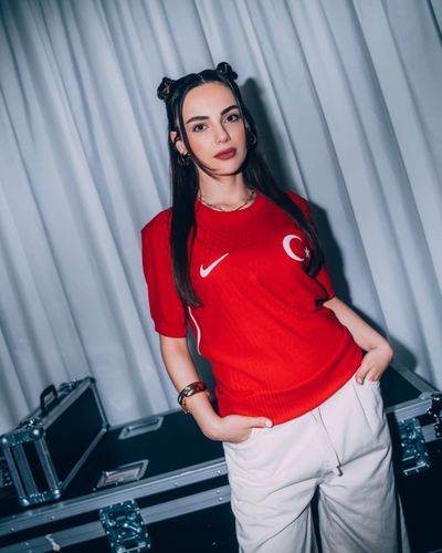 Yağmur Tanrısevsin seksi ifşa fotoğrafı 53