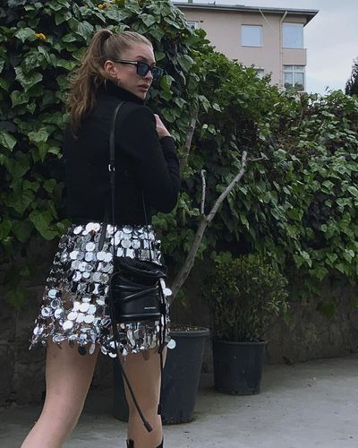 Yasemin Kay Allen seksi ifşa fotoğrafı 133