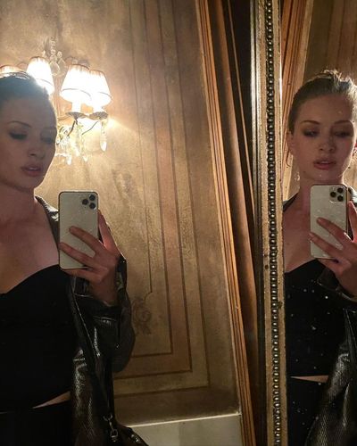 Yasemin Kay Allen seksi ifşa fotoğrafı 142