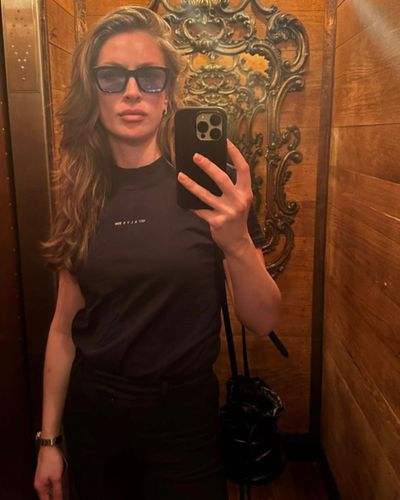 Yasemin Kay Allen seksi ifşa fotoğrafı 149