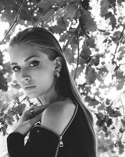 Yasemin Kay Allen seksi ifşa fotoğrafı 181