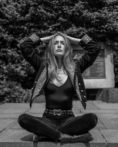 Yasemin Kay Allen seksi ifşa fotoğrafı 209