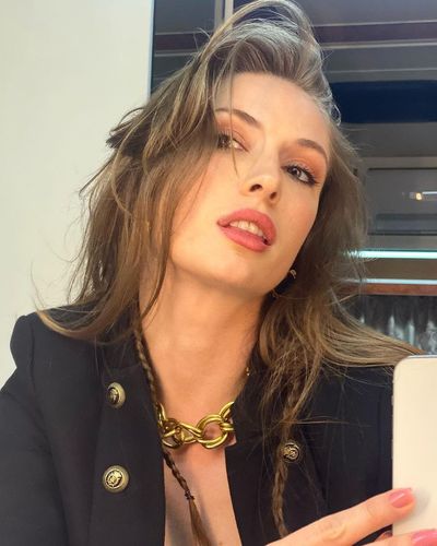 Yasemin Kay Allen seksi ifşa fotoğrafı 215