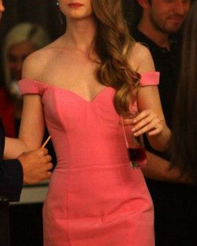 Yasemin Kay Allen seksi ifşa fotoğrafı 217