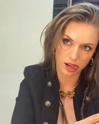 Yasemin Kay Allen seksi ifşa fotoğrafı 237