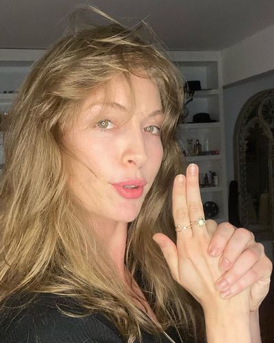 Yasemin Kay Allen seksi ifşa fotoğrafı 239