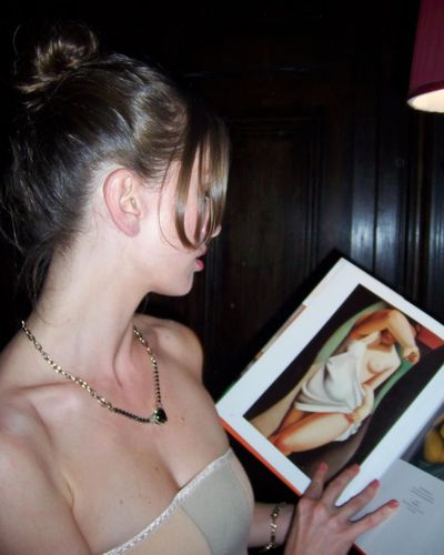 Yasemin Kay Allen seksi ifşa fotoğrafı 26