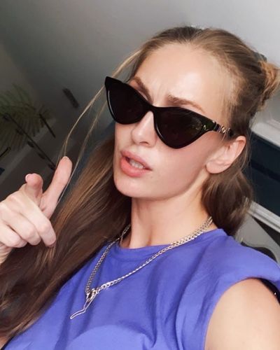 Yasemin Kay Allen seksi ifşa fotoğrafı 311