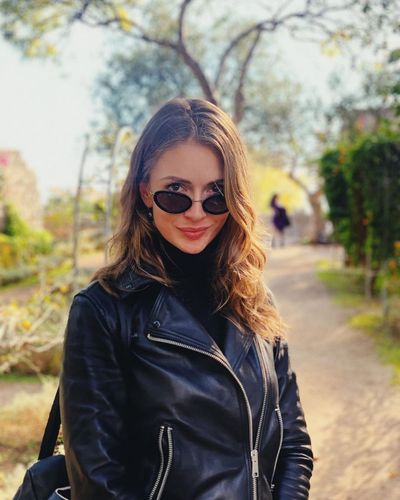 Yasemin Kay Allen seksi ifşa fotoğrafı 325