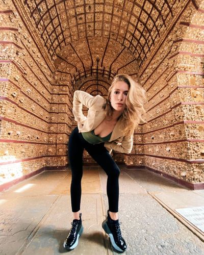Yasemin Kay Allen seksi ifşa fotoğrafı 334