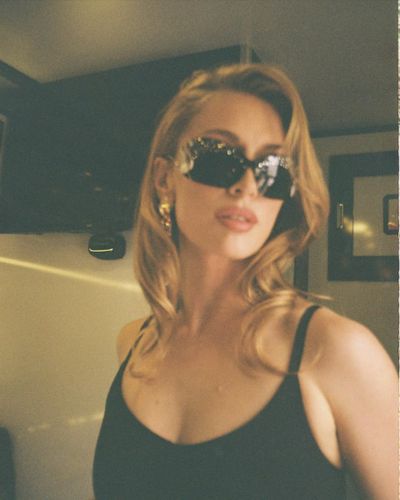 Yasemin Kay Allen seksi ifşa fotoğrafı 35