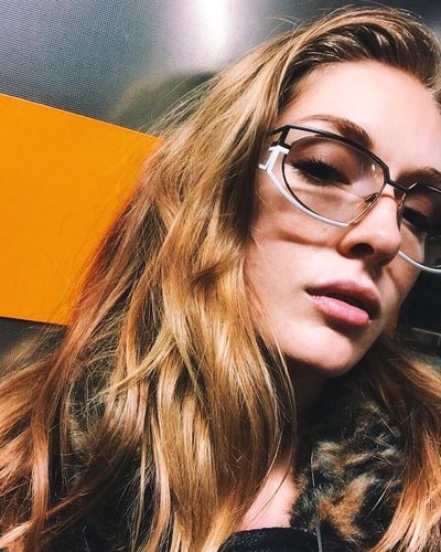Yasemin Kay Allen seksi ifşa fotoğrafı 365