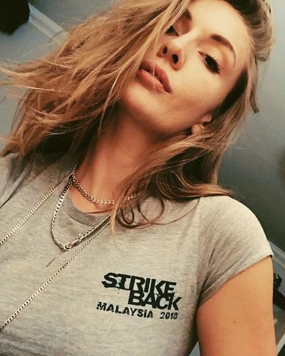 Yasemin Kay Allen seksi ifşa fotoğrafı 368