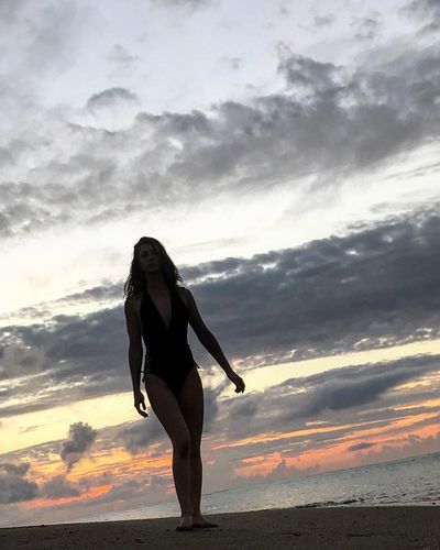 Yasemin Kay Allen seksi ifşa fotoğrafı 380