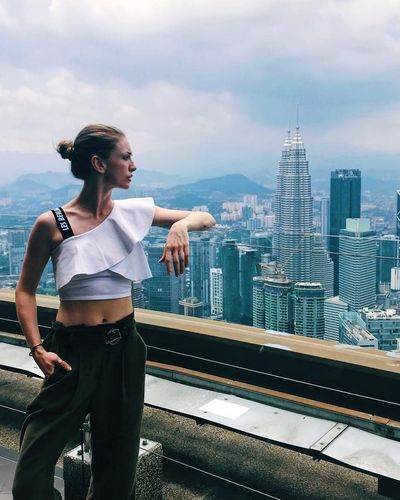 Yasemin Kay Allen seksi ifşa fotoğrafı 398