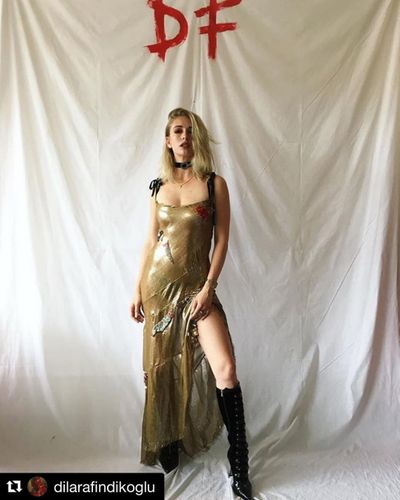 Yasemin Kay Allen seksi ifşa fotoğrafı 414