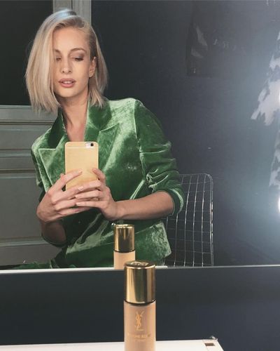 Yasemin Kay Allen seksi ifşa fotoğrafı 438