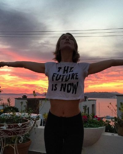 Yasemin Kay Allen seksi ifşa fotoğrafı 474