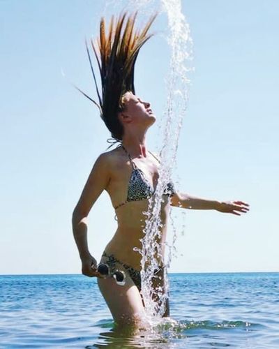 Yasemin Kay Allen seksi ifşa fotoğrafı 487