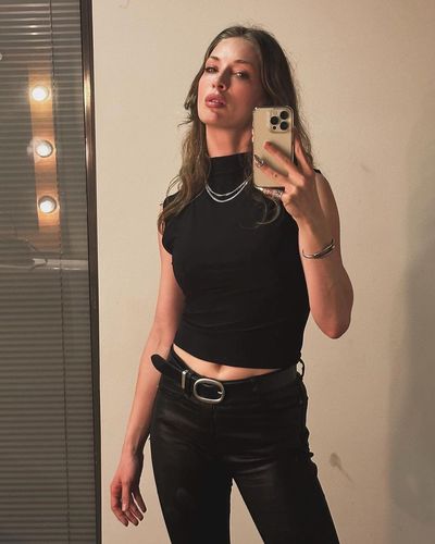 Yasemin Kay Allen seksi ifşa fotoğrafı 54