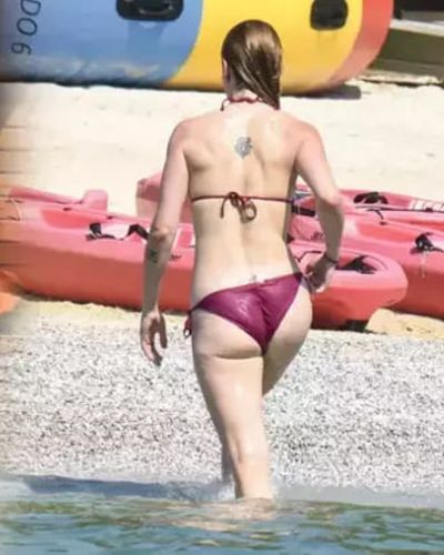 Yasemin Kay Allen seksi ifşa fotoğrafı 57