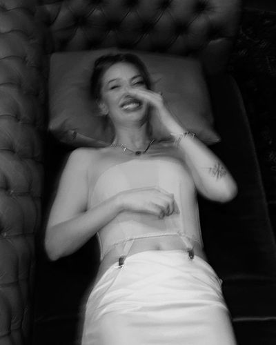 Yasemin Kay Allen seksi ifşa fotoğrafı 64