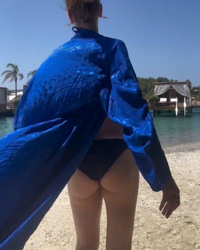 Yasemin Kay Allen seksi ifşa fotoğrafı 91