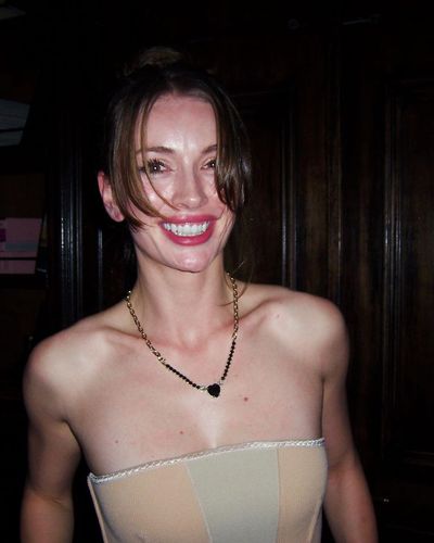 Yasemin Kay Allen seksi ifşa fotoğrafı 96