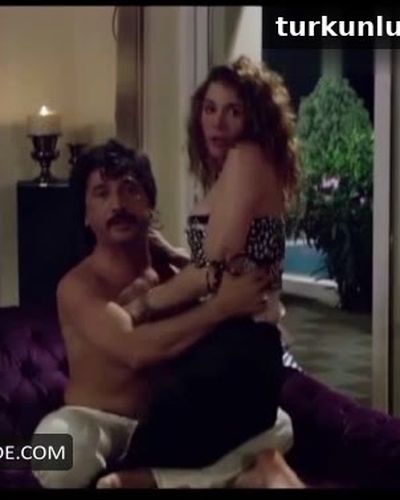 Yasemin Kozanoğlu seksi ifşa fotoğrafı 17 — Benden Ne Olur (2022)