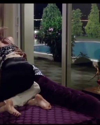 Yasemin Kozanoğlu seksi ifşa fotoğrafı 28 — Benden Ne Olur (2022)