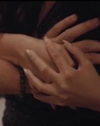 Yasemin Yazıcı seksi ifşa fotoğrafı 1 — Aşk Taktikleri (2022)