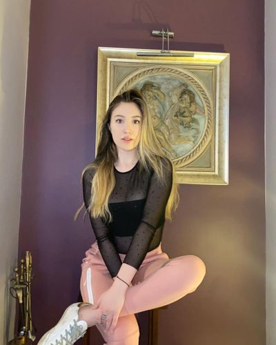 Yasmin Erbil seksi ifşa fotoğrafı 13