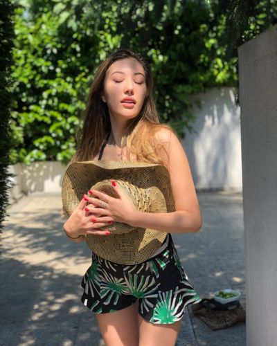 Yasmin Erbil seksi ifşa fotoğrafı 3
