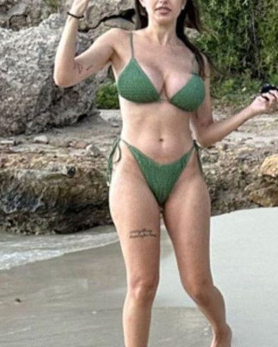 Yeliz Koc seksi ifşa fotoğrafı 31 — Yeliz Koc Sexy Shows Off Her Busty Bikini Body (2021)