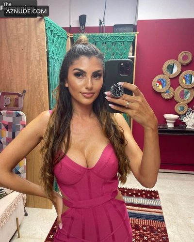 Yeliz Koc seksi ifşa fotoğrafı 21 — Yeliz Koc's Sexy Social Media Showcase (2021)
