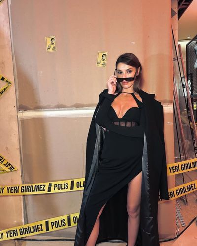 Yusra Geyik seksi ifşa fotoğrafı 75