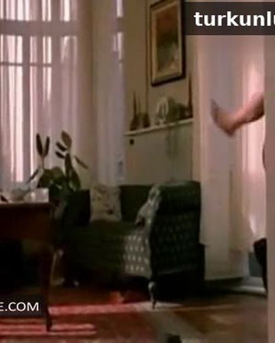 Zuhal Gencer seksi ifşa fotoğrafı 3 — Kaç Para Kaç (1999)