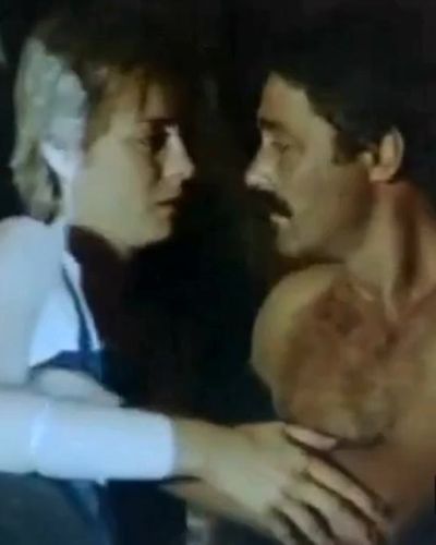 Zuhal Olcay seksi ifşa fotoğrafı 6 — Amansız Yol (1985)